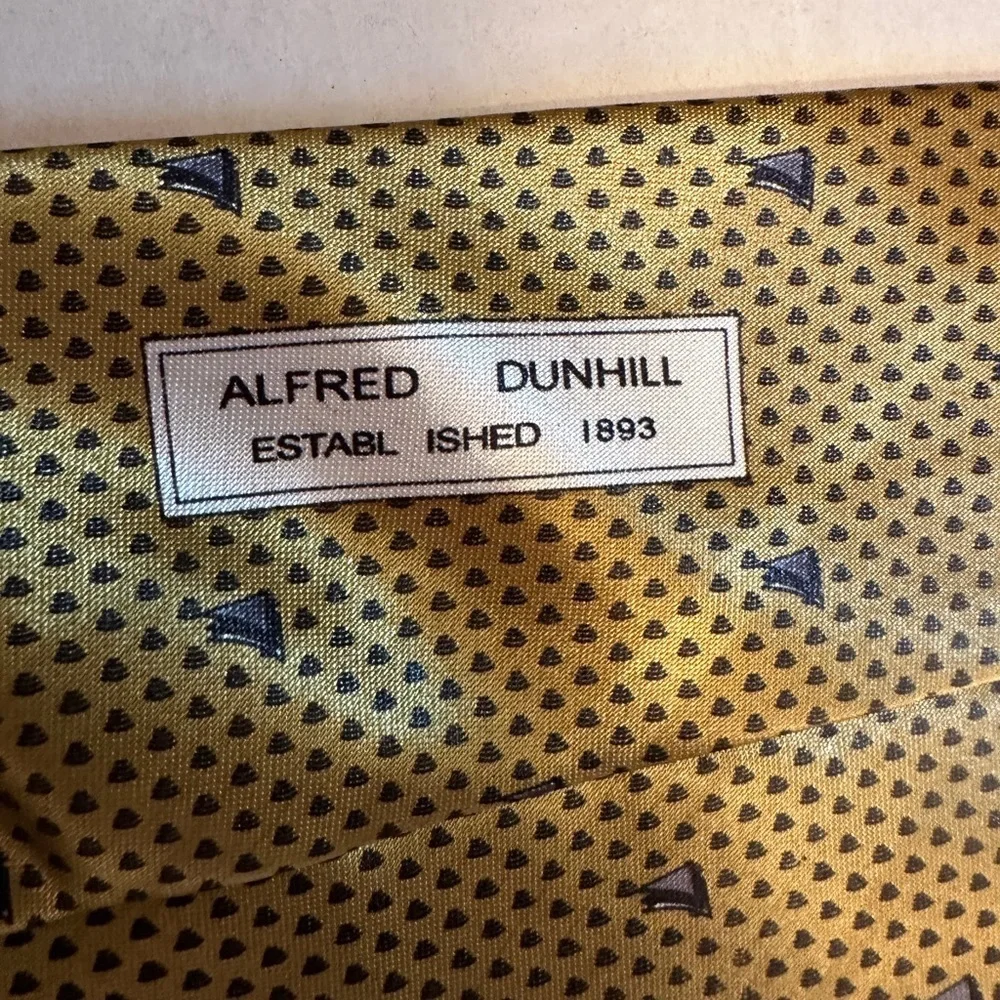 DUNHILL Men's 100% Silk Classic Necktie ENGLAND‎ Designer Gold Black Sailboats